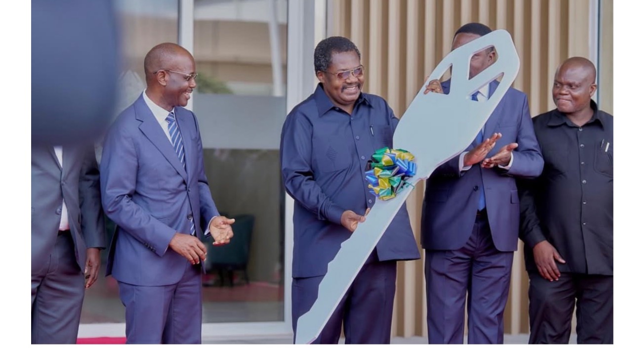 Makamu wa Rais Dkt. Nchimbi azindua jengo la viongozi mashuhuri airport Dar.