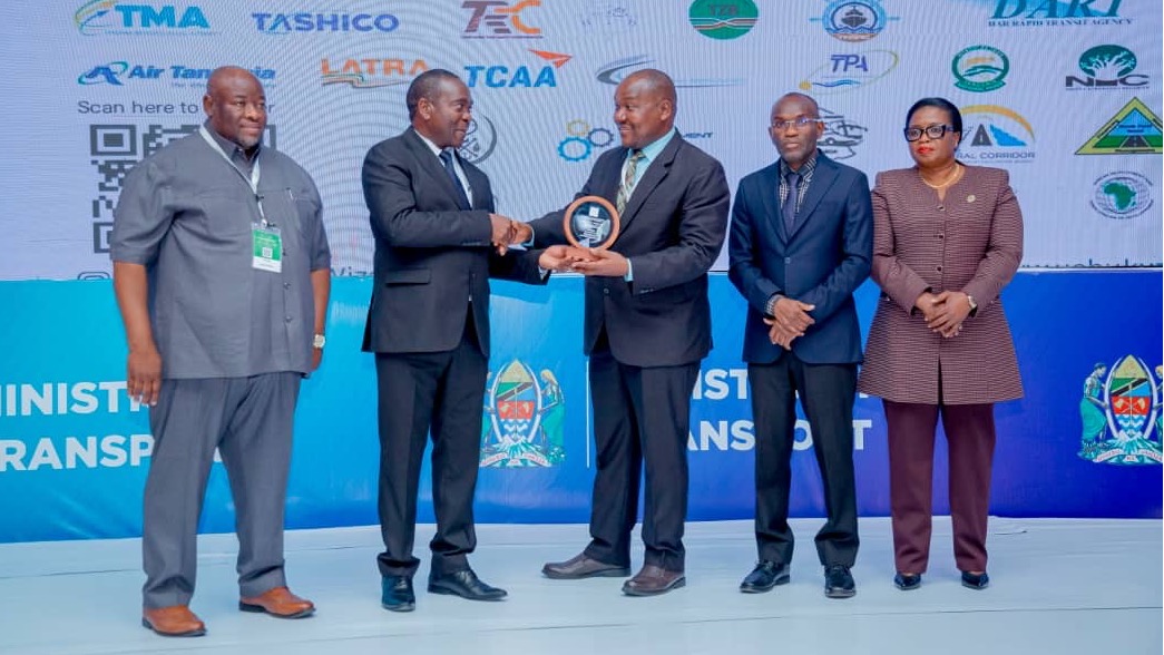 MKUU WA WILAYA YA ARUSHA AFUNGA MKUTANO WA 18 WA JTSR NA KUZINDUA MPANGO WA MAZINGIRA